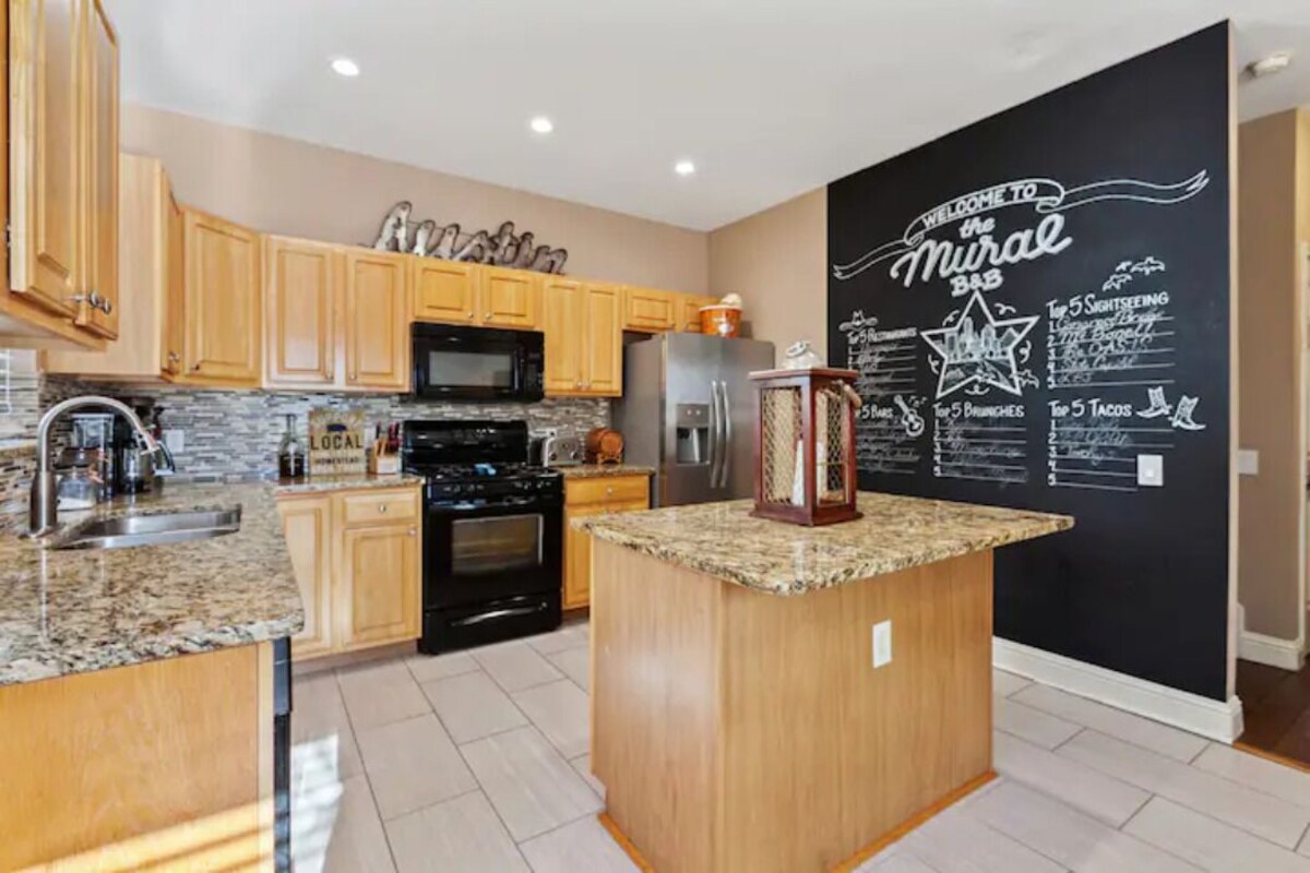 Photo 16 of ⭐️ 5-Star Reviews: King Suites + Spa Baths, Near DT, Arcade, Parking, Sleeps 18 🏡