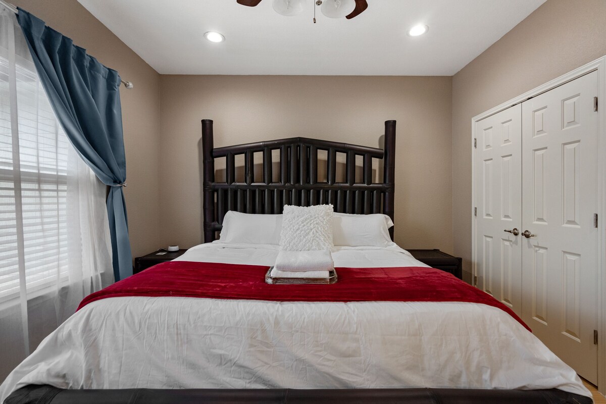 Photo 32 of ⭐️ 5-Star Reviews: King Suites + Spa Baths, Near DT, Arcade, Parking, Sleeps 18 🏡