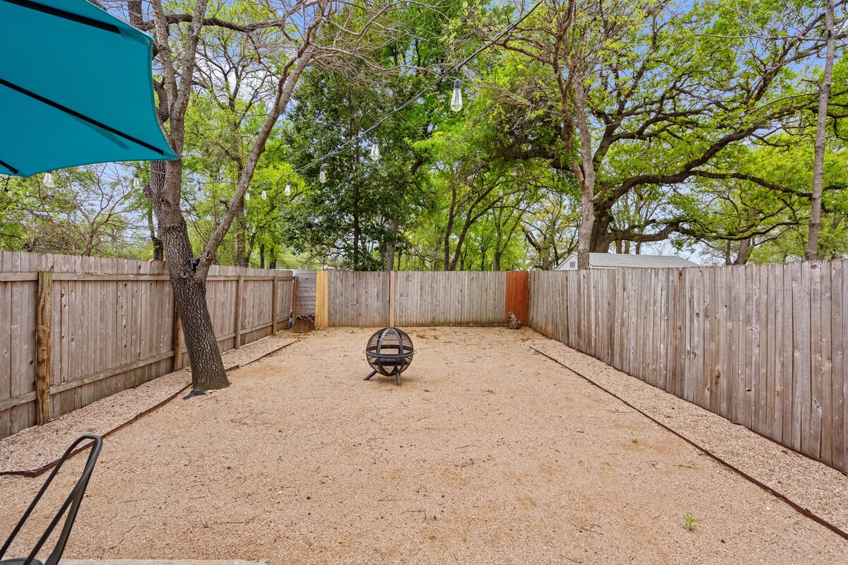 Photo 64 of ⭐️ 5-Star Reviews: King Suites + Spa Baths, Near DT, Arcade, Parking, Sleeps 18 🏡
