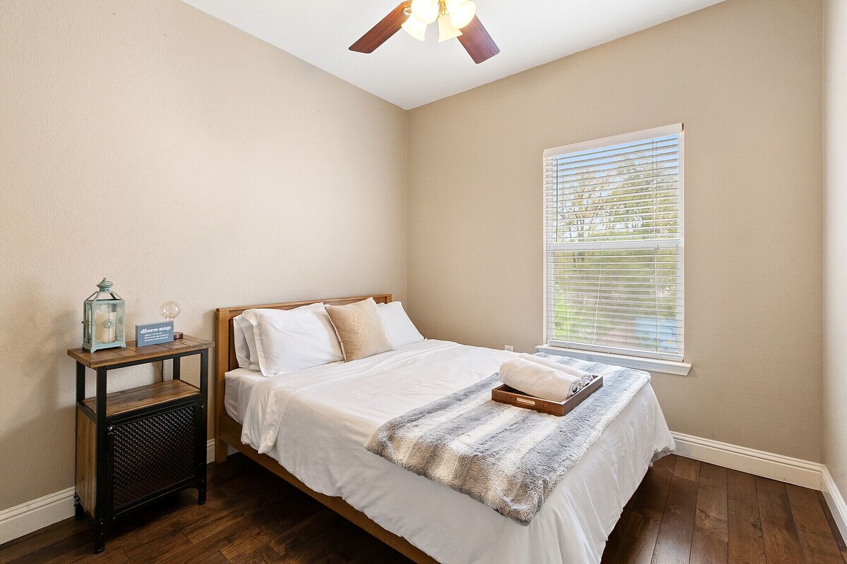 Photo 41 of ⭐️ 5-Star Reviews: King Suites + Spa Baths, Near DT, Arcade, Parking, Sleeps 18 🏡