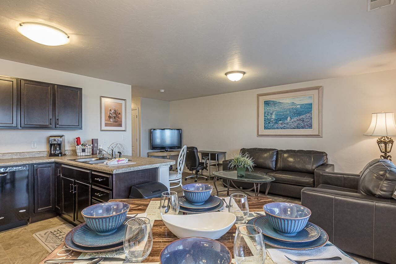 Tranquility - Family Friendly Home, Great Location