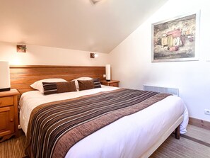 2 chambres, fer et planche à repasser, Wi-Fi gratuit, draps fournis
