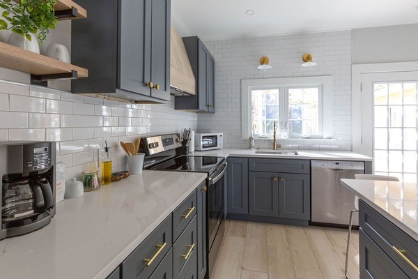 Frigorífic, microones, forn i placa de cuina