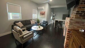 TV - The Front Porch (Sanford)