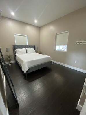 2 chambres, fer et planche à repasser, Wi-Fi, draps fournis