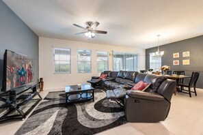 Living area - Solterra resort (Davenport)