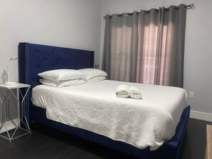 Iron/ironing board, WiFi - The Blue Aztec (Sanford)