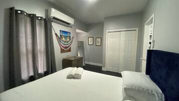 Iron/ironing board, WiFi