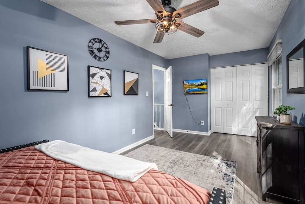 Cozy End Unit Townhouse 1 Mile from Downtown Cary Cary Vrbo