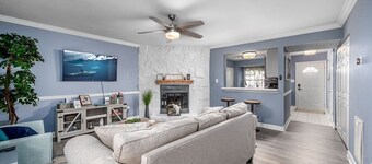 Cozy End Unit Townhouse 1 Mile from Downtown Cary