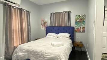 1 habitación, tabla de planchar con plancha y wifi