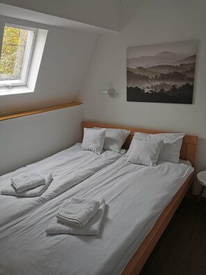 2 habitaciones, cuna de viaje, wifi gratis y ropa de cama 