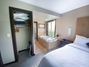 3 bedrooms, iron/ironing board, travel cot, free WiFi