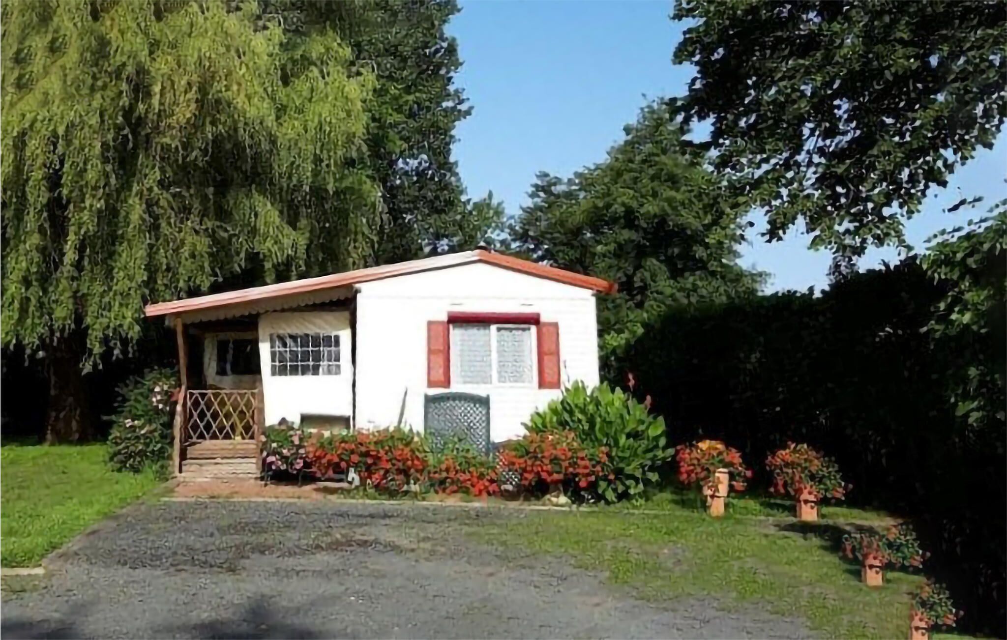 Practical mobile home in the southwest of France, near the Spanish border.