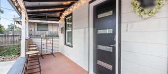 Charming 2BR in West Sac w/ Laundry & Patio