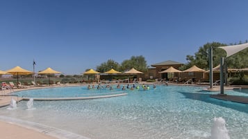 Piscina interna, piscina externa