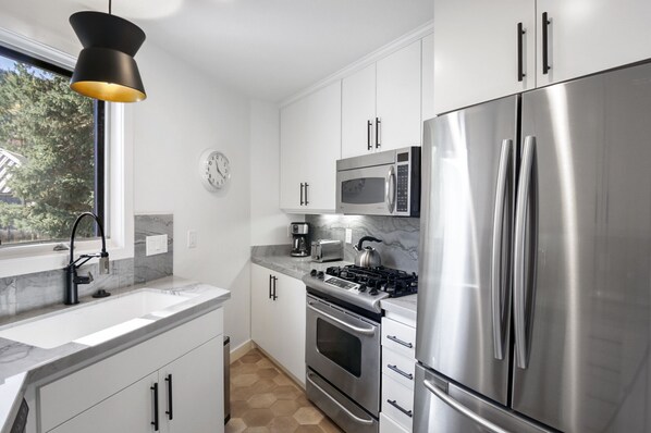 Fridge, microwave, oven, stovetop