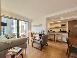 Signature Apartment | Living area | 55-inch Smart TV with digital channels, TV, Netflix - Mi Zona Lodging Condesa  (Mexico City)