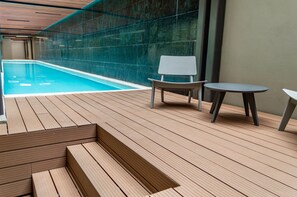 Indoor pool, open 6:00 AM to 11:00 PM, sun loungers - Mi Zona Lodging Condesa  (Mexico City)