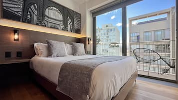 Signature Apartment | Egyptian cotton sheets, premium bedding, down comforters