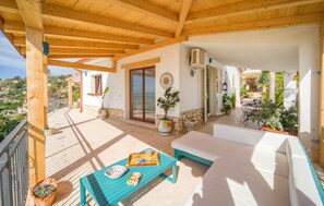 Terrace/patio - 2 bedroom amazing home in Ciotta (Ciotta)