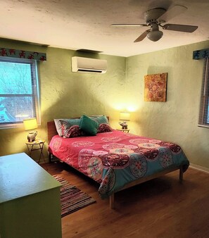 2 عدّة غرف نوم وواي فاي مجانًا وملاءات أسرّة