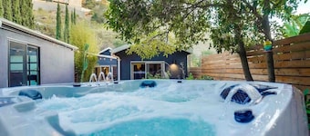 Projector - Pool Table - 15min DT - Pets OK - BBQ