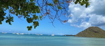 Newly renovated villa 5 minutes drive to beach