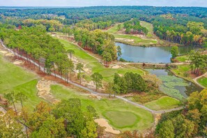 Golf - Cypress Creek golf retreat. Pool and minutes from downtown! (Southern Pines)