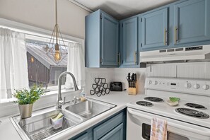 Refrigerador, microondas, horno y lavavajillas 