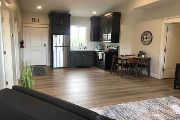 Interior - Private Scenic Stay at Sycamore Lane (Hurricane)