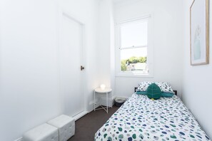 4 chambres, fer et planche à repasser, Wi-Fi gratuit, draps fournis