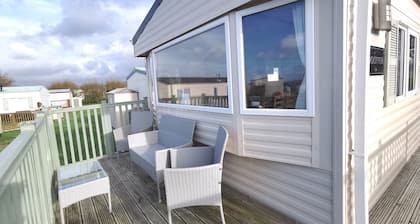 Snowdonia Sunbeach Holiday Sea and Mountain view