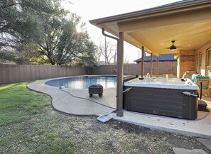 Outdoor pool - Cheerful Home w/ Private Hot Tub, Big Fenced Yard, & Pool.  Pet Friendly! (Crowley)