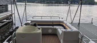 The Blue Chalet on Sage Lake! - near boat launch - pontoon available for rent