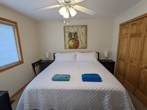 3 Schlafzimmer, Schreibtisch, kostenloses WLAN, Bettwäsche