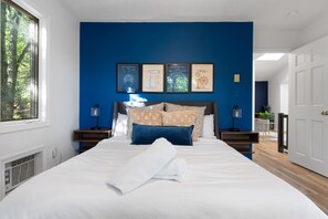 5 bedrooms, WiFi, bed sheets