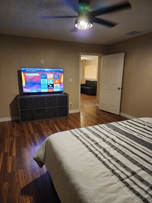 5 soverom, strykejern/-brett, reiseseng for barn og wi-fi (inkludert)