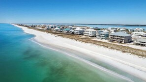 On the beach - Blue Sky (Navarre)
