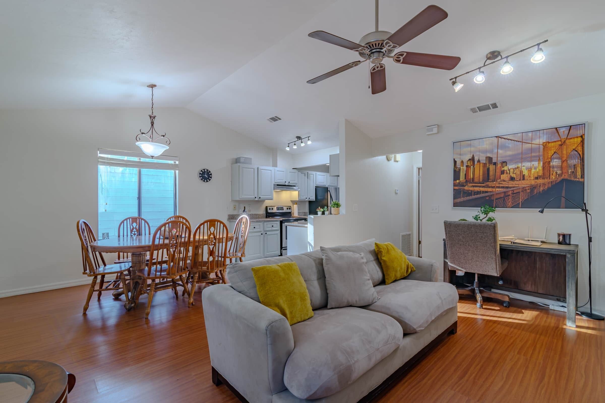 Televisor i taula de tennis de taula 