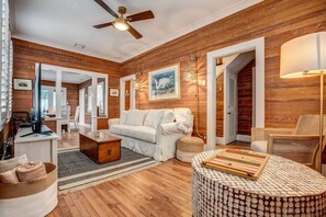 صورة غير مصنفة، 2 من 44، زرّ