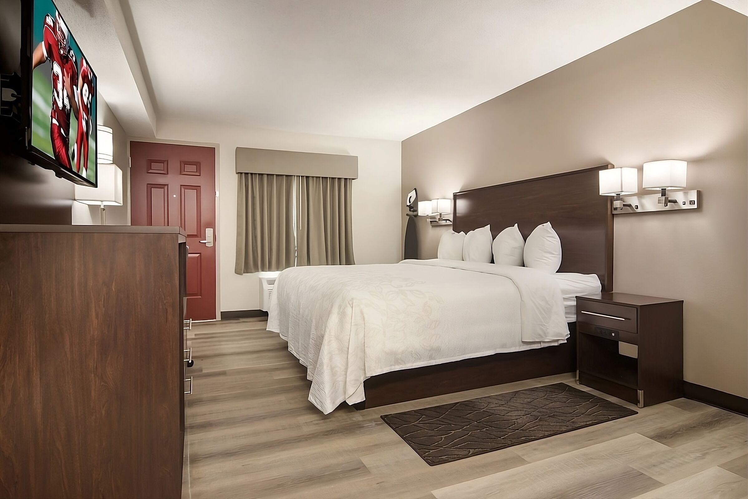 Your Home Away From Home! Pets Allowed, Free Parking