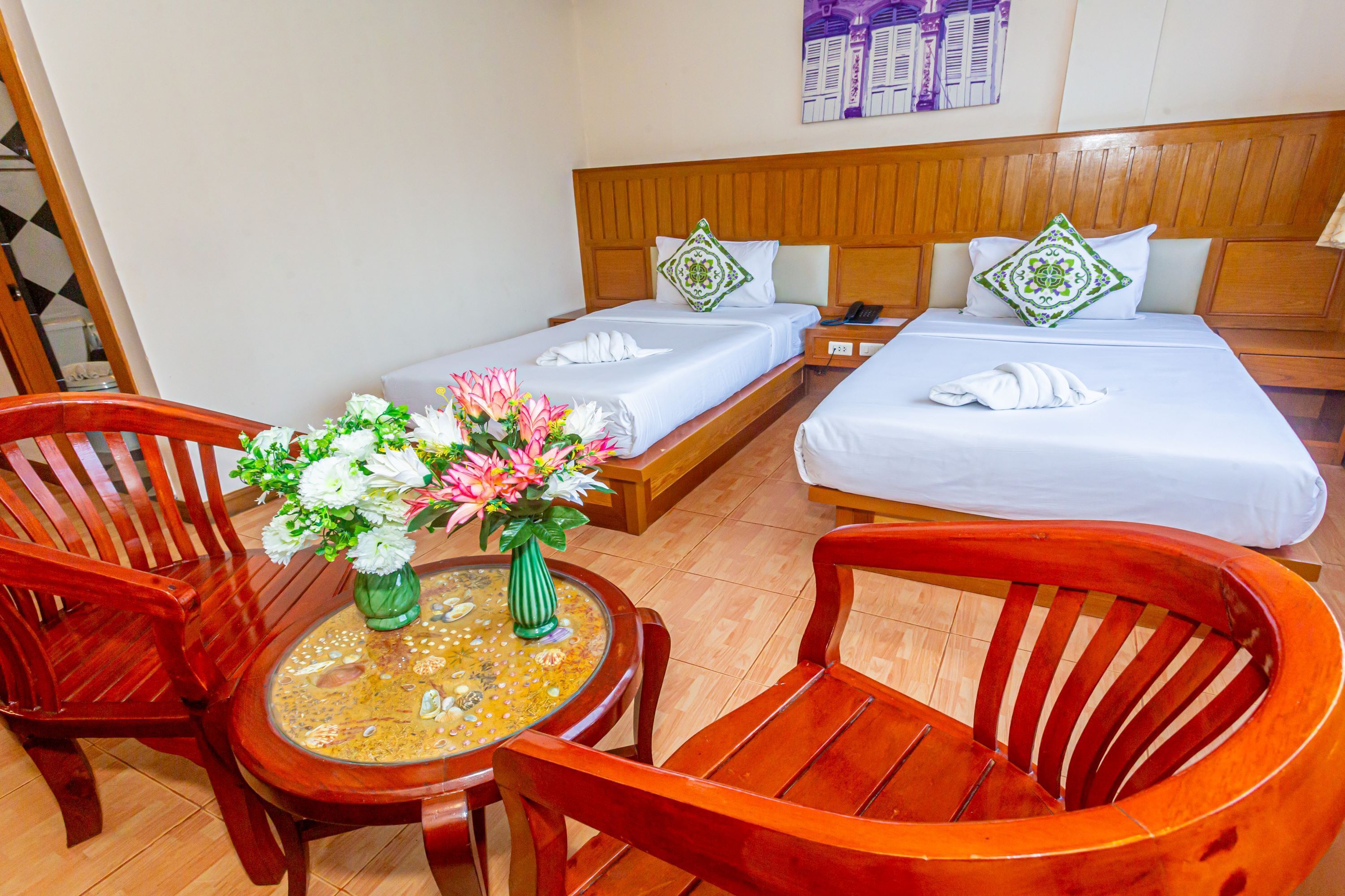 Minibar, caja de seguridad en la habitación, escritorio y wifi gratis 