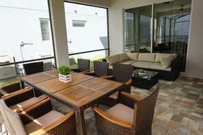 Outdoor dining - Solara Resort -  6 bedrooms, Private Pool and Spa (Kissimmee)