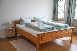 2 chambres, fer et planche à repasser, lit parapluie, Wi-Fi gratuit