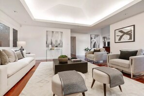 Living area - Cozy LA Living West Hollywood Home (Los Angeles)