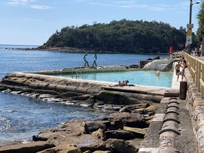 Pool - Central Manly apmt with level access - 2 mins walk to Wharf (Manly)