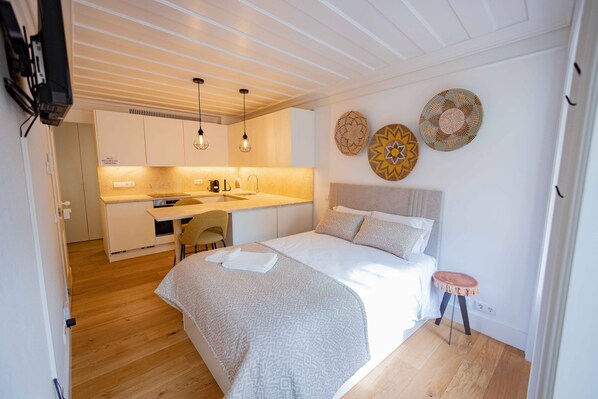 1 chambre, fer et planche à repasser, accès à Internet, literie fournie