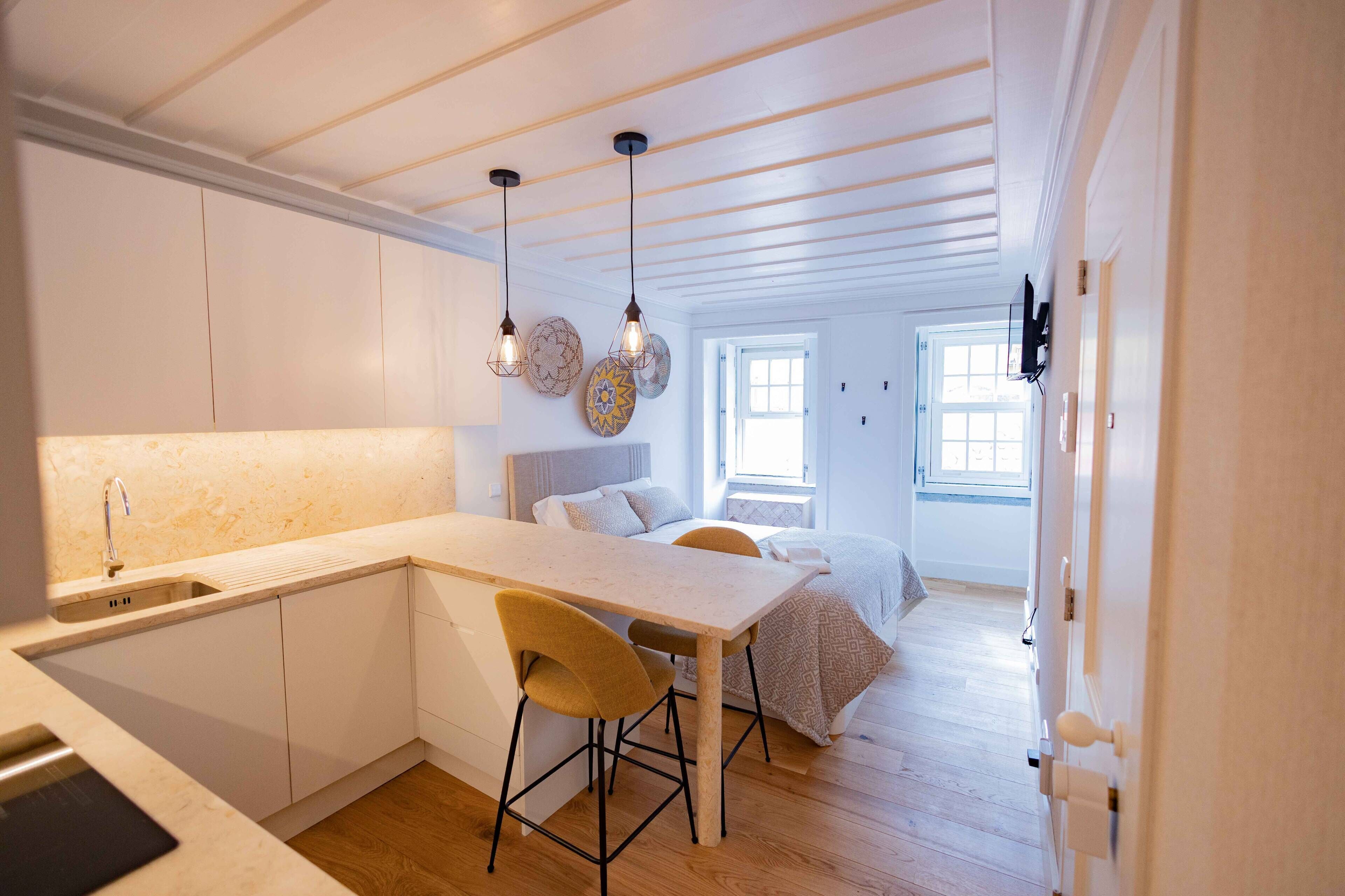 1 bedroom, iron/ironing board, internet, bed sheets