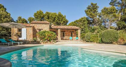 Superbe maison de 6 chambres Ă Aups